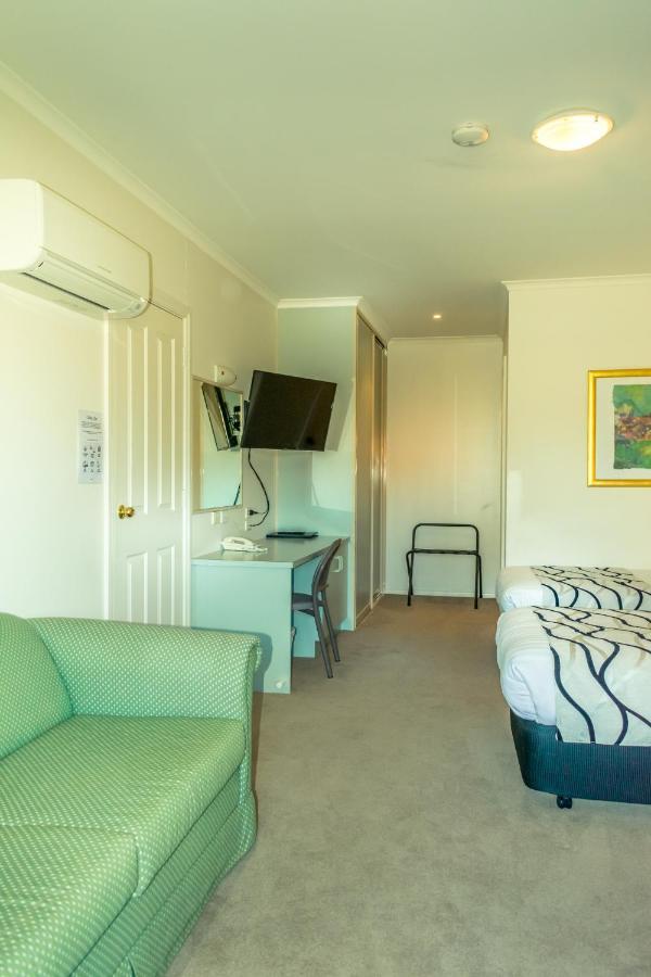 Deniliquin Country Club Motor Inn Exterior photo
