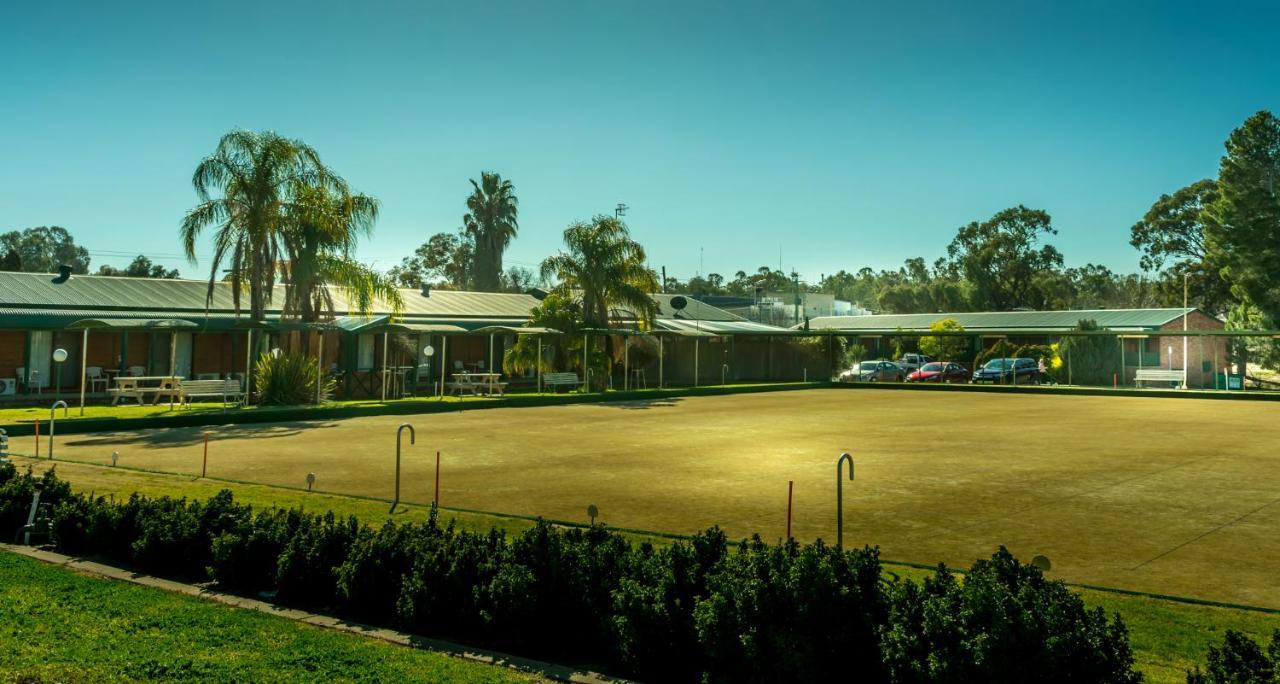 Deniliquin Country Club Motor Inn Exterior photo