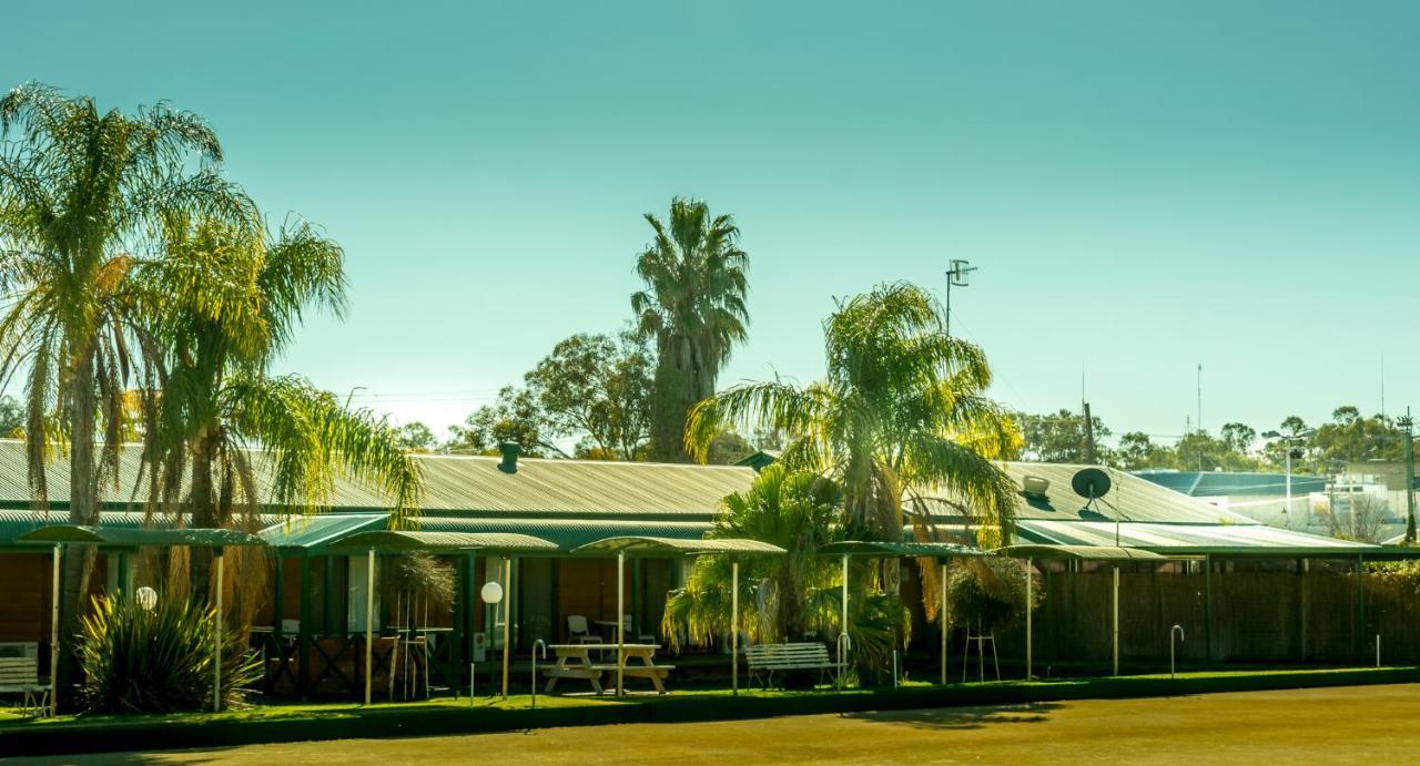 Deniliquin Country Club Motor Inn Exterior photo