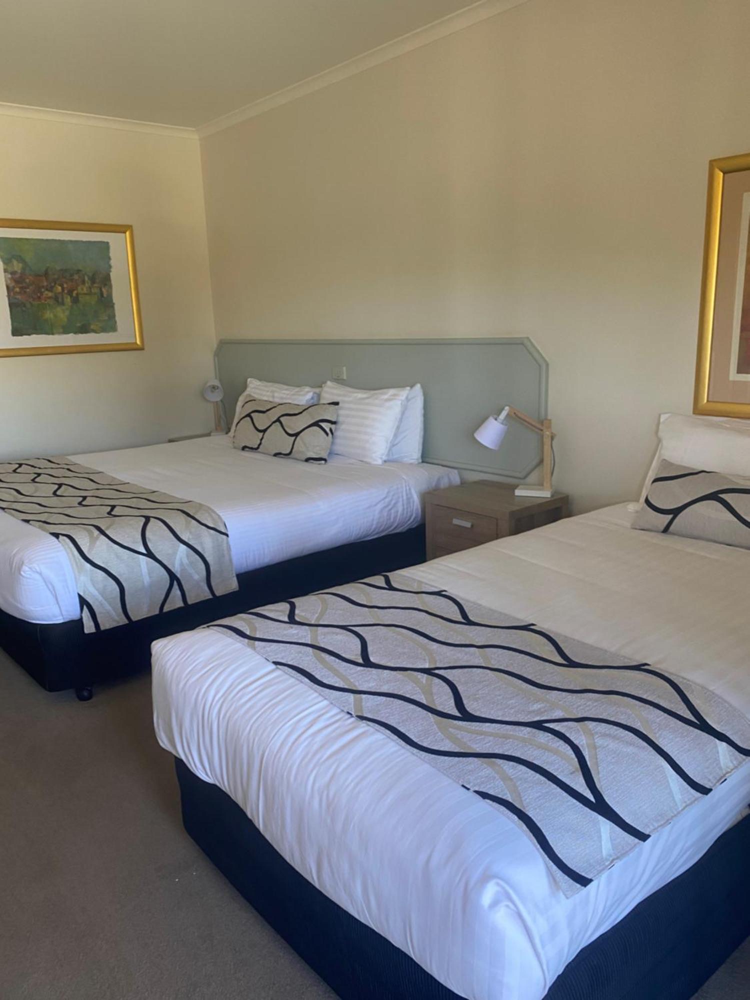 Deniliquin Country Club Motor Inn Exterior photo