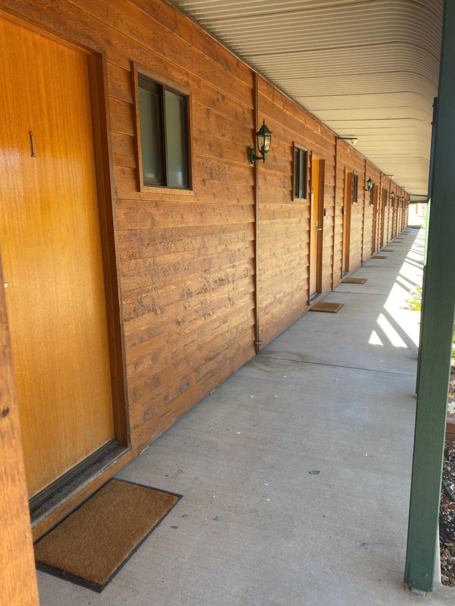 Deniliquin Country Club Motor Inn Exterior photo